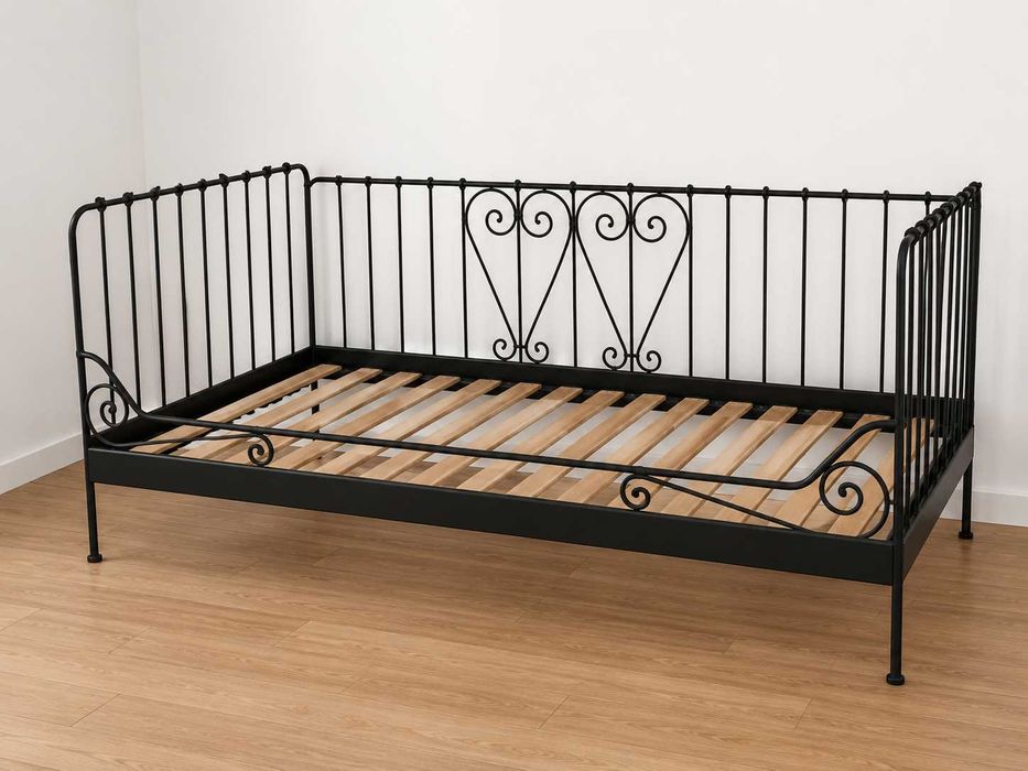 Cama individual em ferro