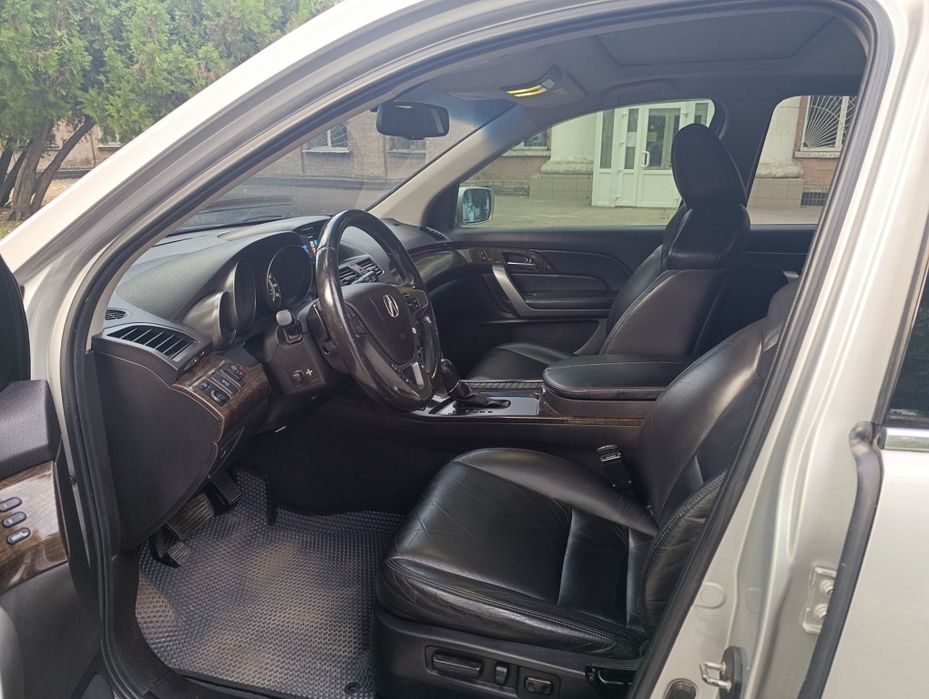 автомобиль ACURA MDX 2010год 3,7газ/бензин