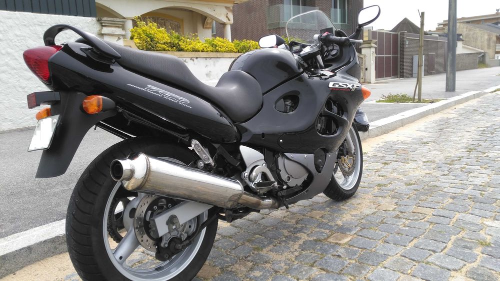 Suzuki GSX 750 F
