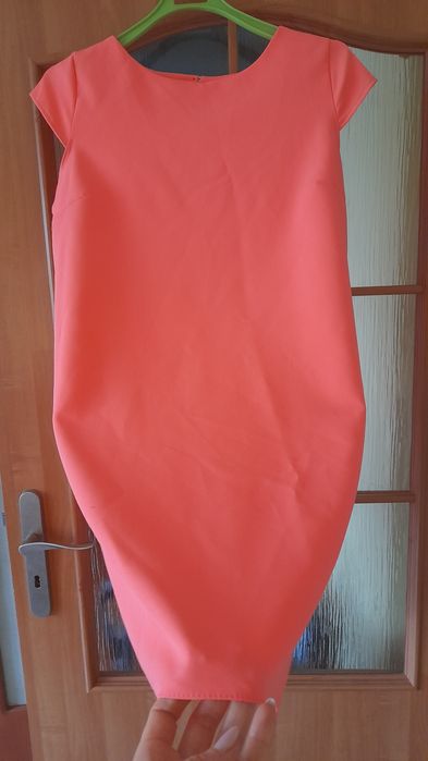 Sukienka przed kolano