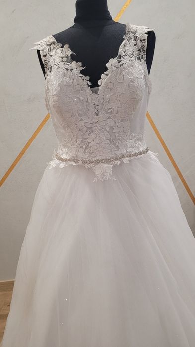 Śliczna Suknia ślubna