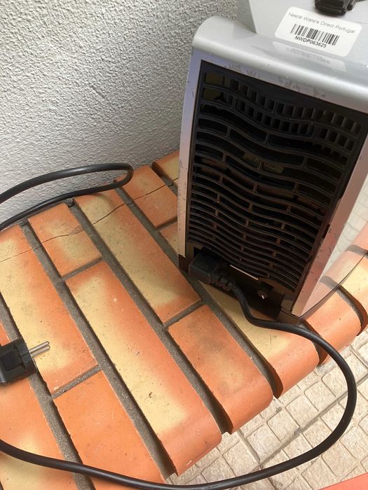Mini dispensador de água fresca da Nestlé