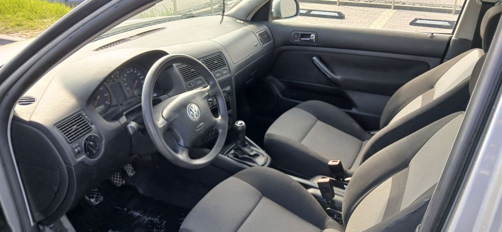 Sprzedam VW golf 1.4 benzyna 2003 rok