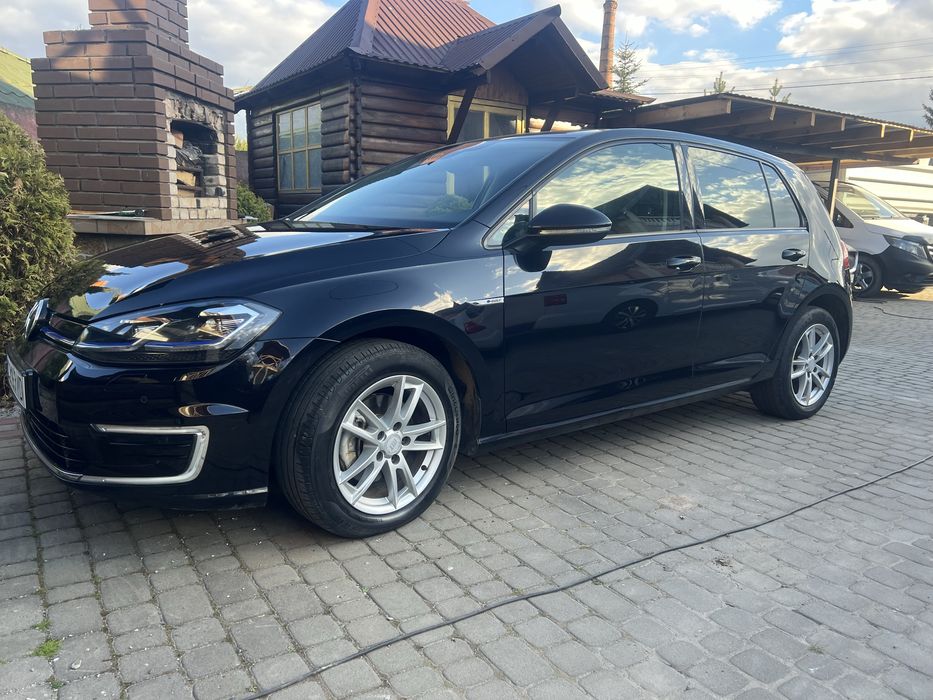 Volkswagen e-Golf електро 2018 36 квт