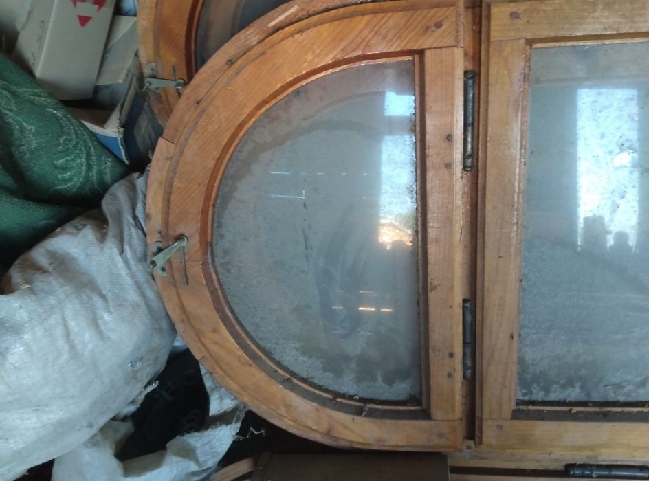 Продаються дерев'яні вікна