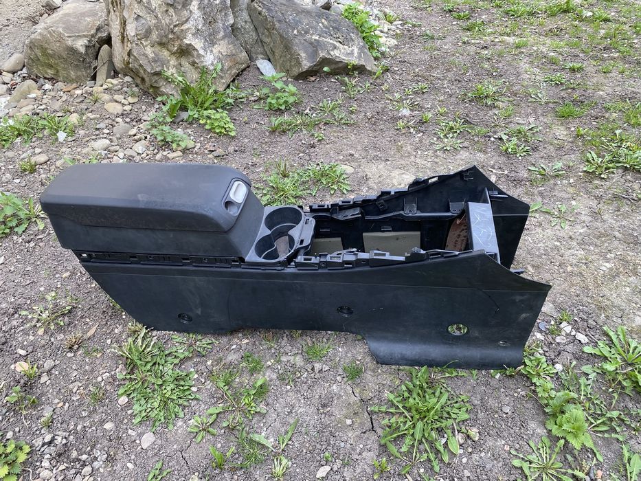 Консоль Підлокотник! Мазда СХ7 Стан Гарний! Ціна 1000 грн