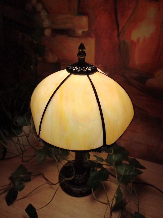 Śliczna Lampa Witrażowa w Stylu Tiffany