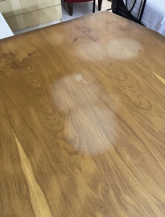 Mesa sala de jantar e cadeiras