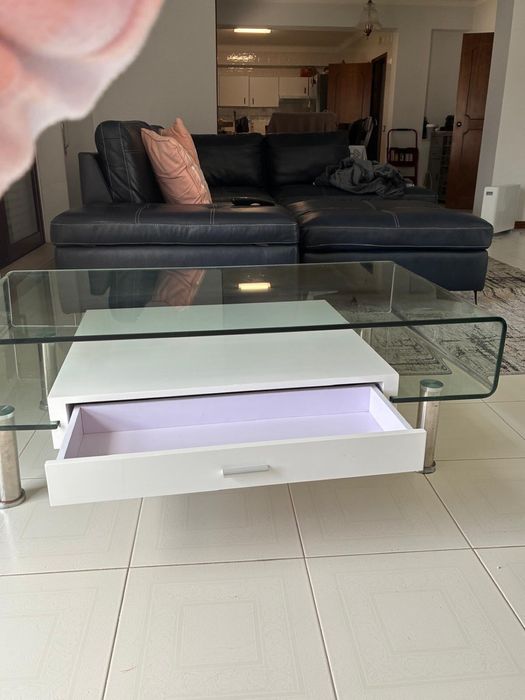 Mesa de apoio de vidro