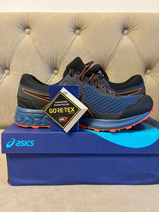 Asics  на gore-tex