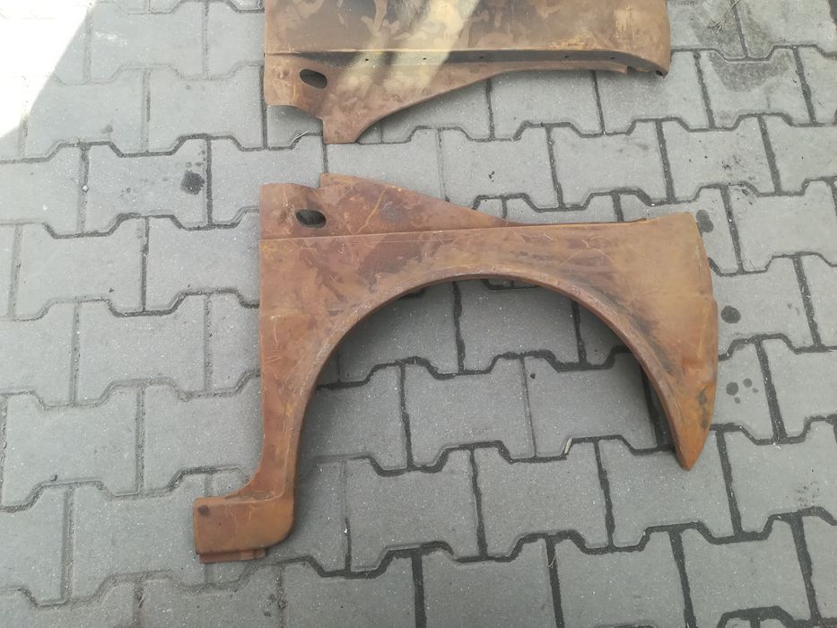 Fiat 126p błotnik prawy do wersji FL oryginalny stary zapas