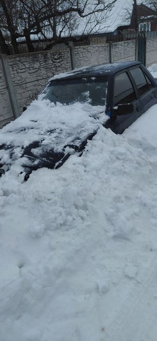 Продам форд оріон 1986р 1.6D стан задовільний на ходу .