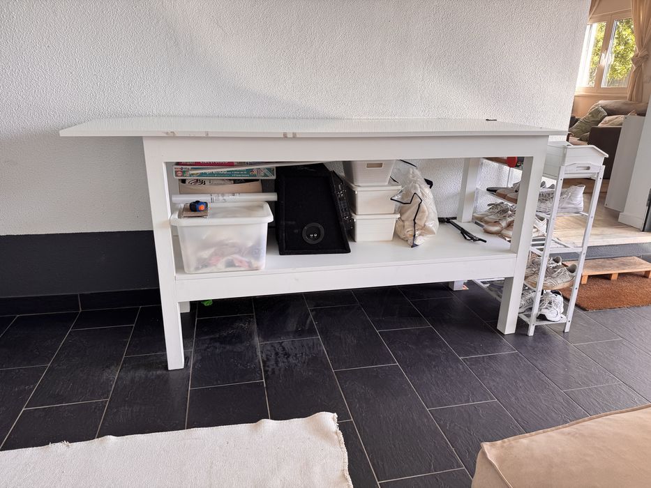 Mesa alta com arrumaçao