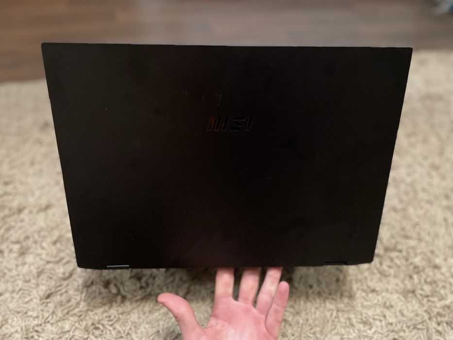 Ігровий ноутбук MSI E16Flip