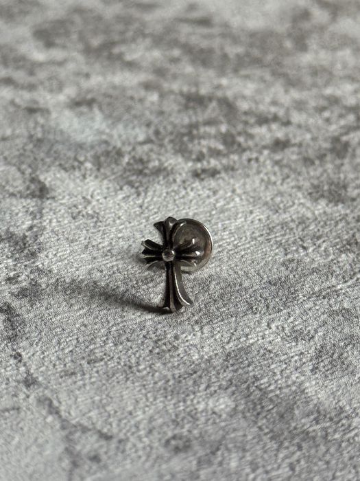 kolczyk krzyż Chrome Hearts