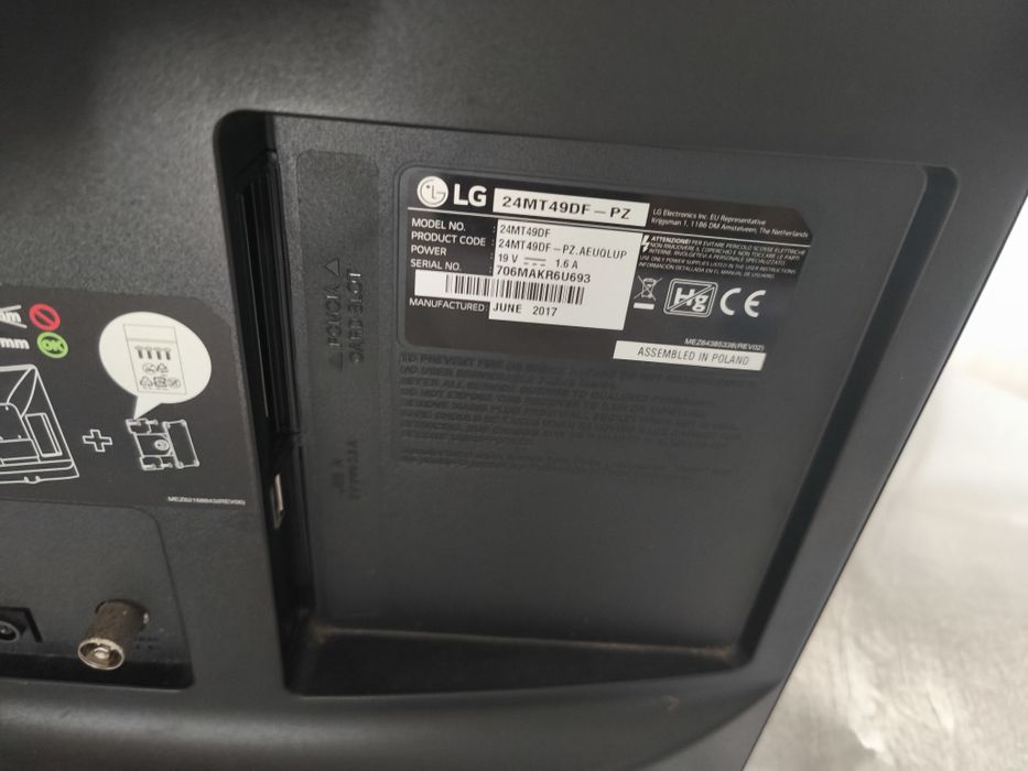 TV Monitor LG 24” HD