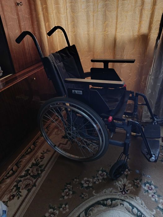 Инвалидное кресло