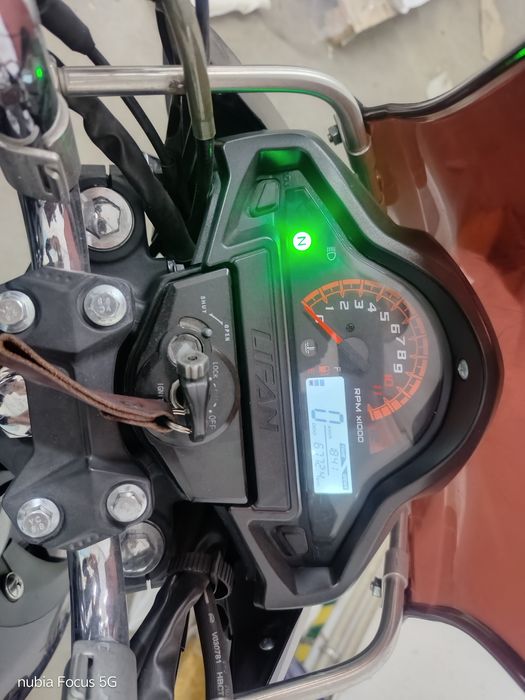 Мотоцікл Ліфан Lifan KP200 мопед