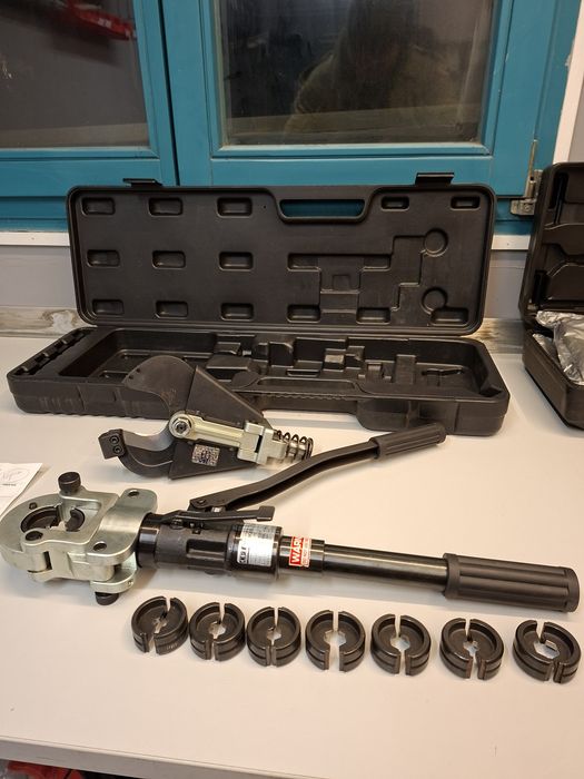 Zaciskarka  nożyce  hydrauliczne