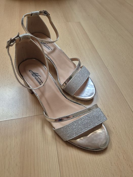 Sandały damskie na obcasie, szpilki damskie