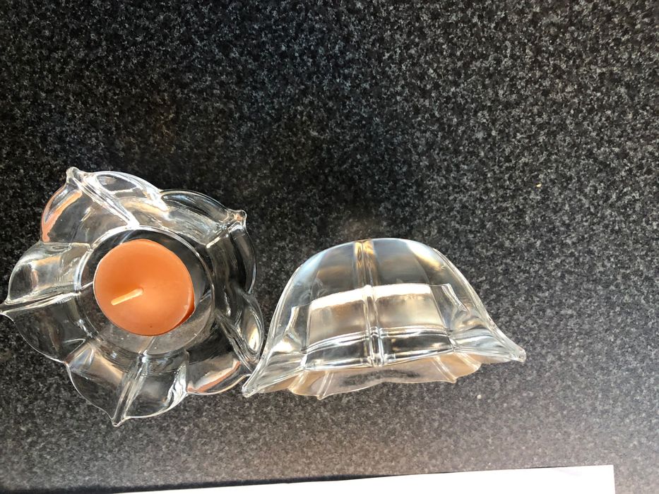 Castiçais de cristal em forma de flor