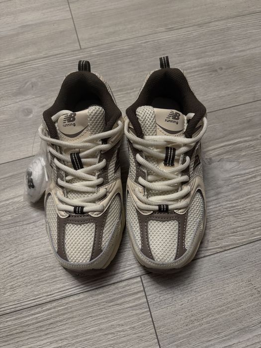 кросівки new balance