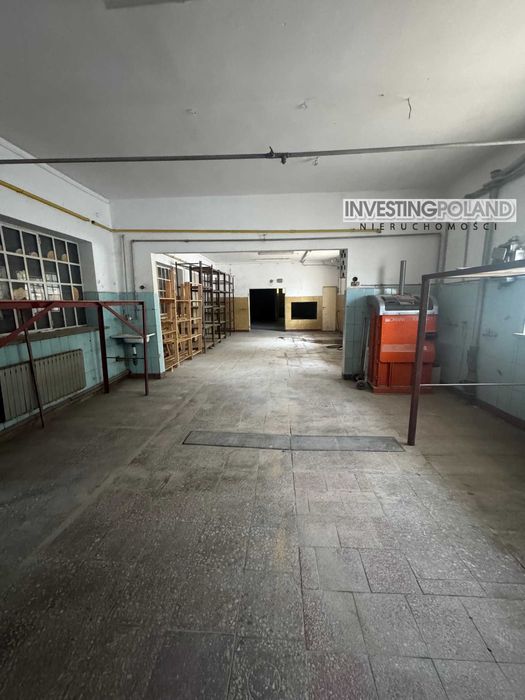 Hala magazynowo-produkcyjna z rampą, pow. biurowo-socj. i  2 garażami