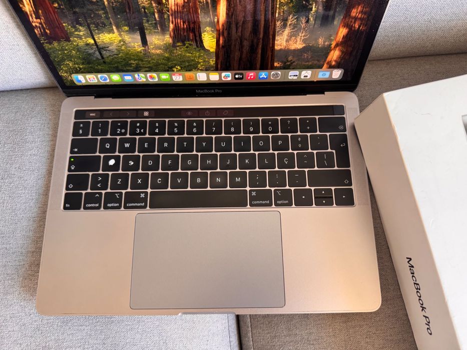MacBook Pro 13” 2019 i5 8GB 256GB Touch Bar + Caixa
