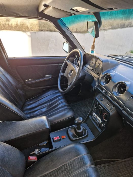 Mercedes W123 200 gasolina