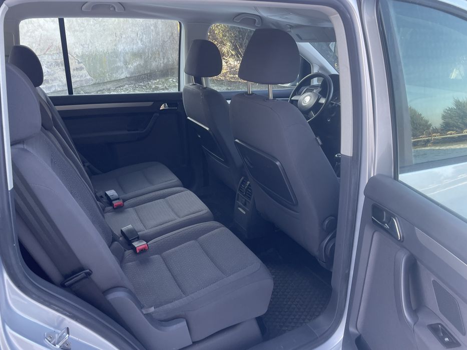 Volkswagen  Touran 2006 rok 1.9 tdi 105 km swrwisowany