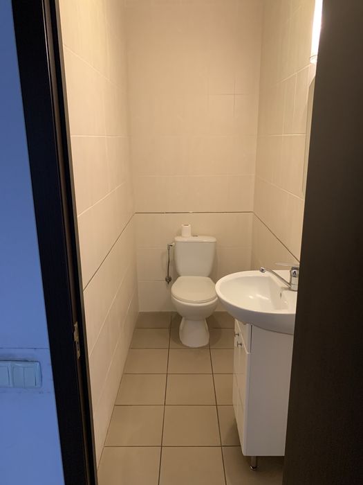 Дніпровська наб, 19А, 85м.кв. офіс (ж.ф.).