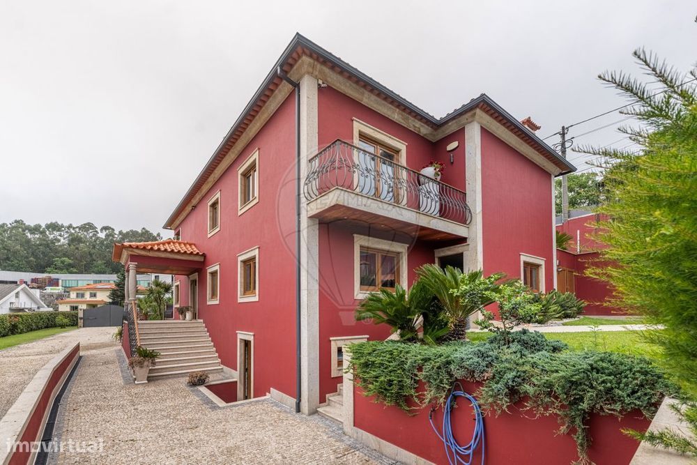 Moradia T4 para venda