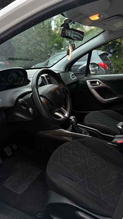 PEUGEOT 2008 1.2 PureTech 82 style(2015)