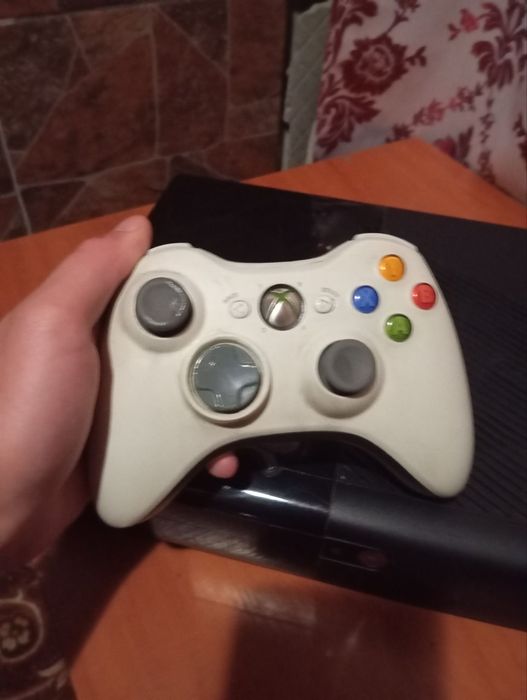 Продам xbox 360e