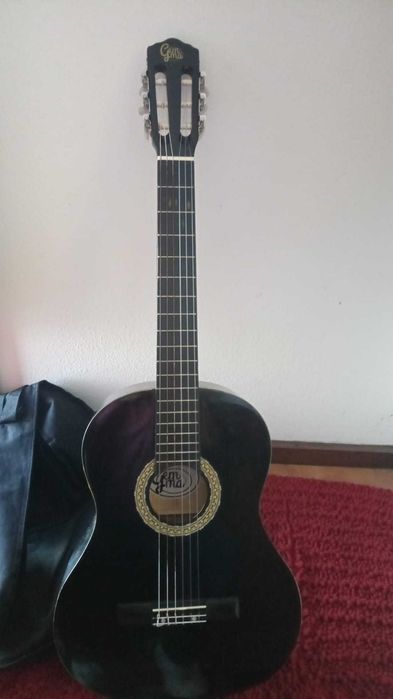 Cama de Casal de Madeira (com colchão incluído)