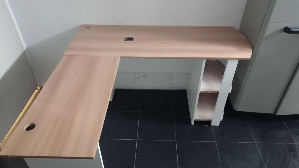 Secretária / Mesa de Escritório em L