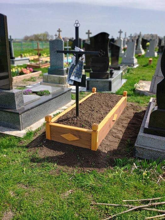 Оградки  (опалубка) на могили та лавки