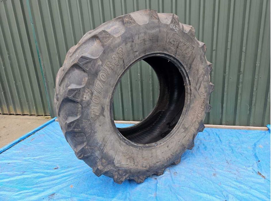Opona Bkt 710/70 - R 38 Agrimax 710/70r38 Rt 765