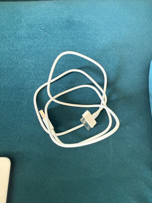 Apple ipad z ładowarką