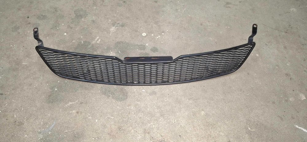 VW Passat B5 grill KAMEI ładny stan ORYGINAŁ