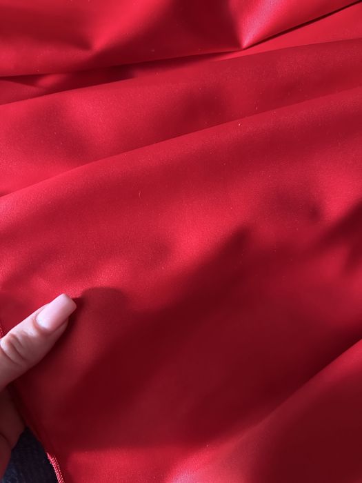 Сукня жіноча червоного кольору М розмір