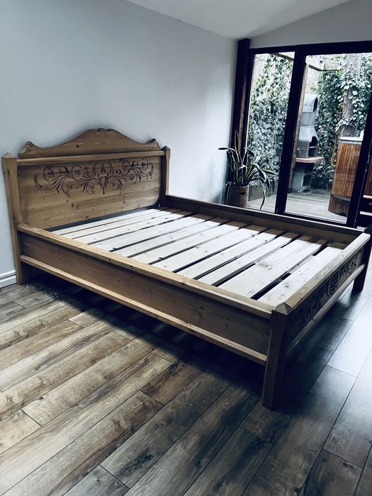 Łóżko góralskie recznie rzezbione lite drewno
