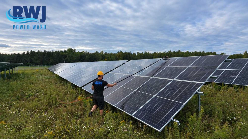 mycie paneli fotowoltaicznych, farm PV, przeszkleń