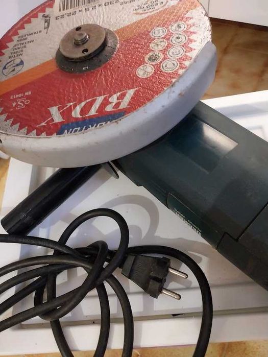 Rebarbadora Black & Decker 2000W