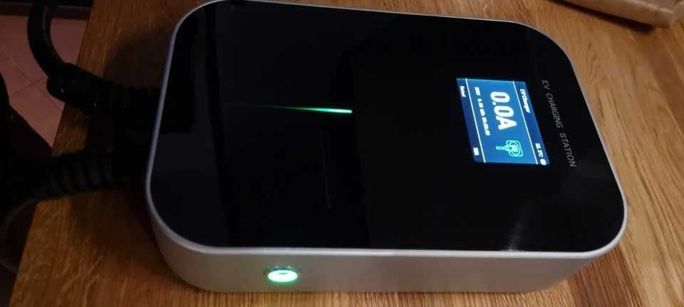 Várias Wallboxes mono 16A/32A e trifásico 3x16A/3x32A