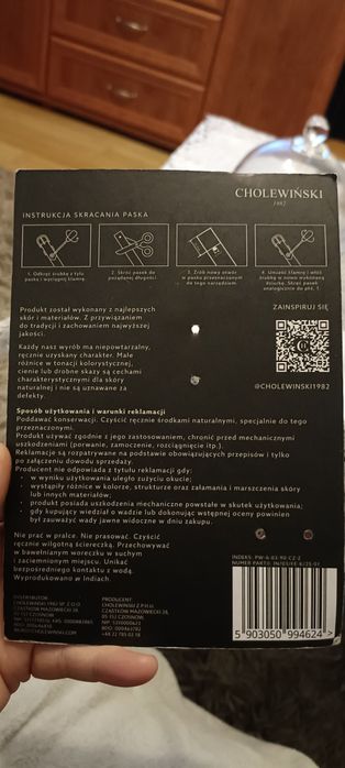 Pasek skórzany czarny z złotą klamrą