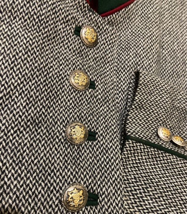 Жіночий вовняний піджак