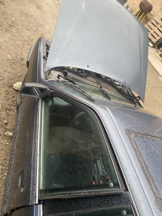 Ауди 100 89 год 2.3 бензин на запчасти