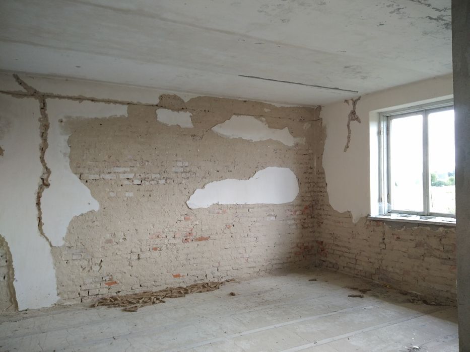 Будинок.         .