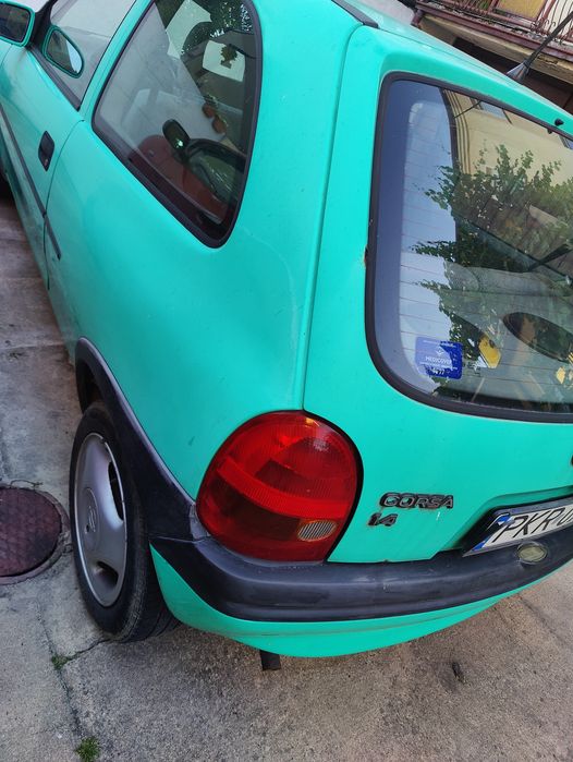 Opel Corsa 1,4 benzyna, szyberdach.